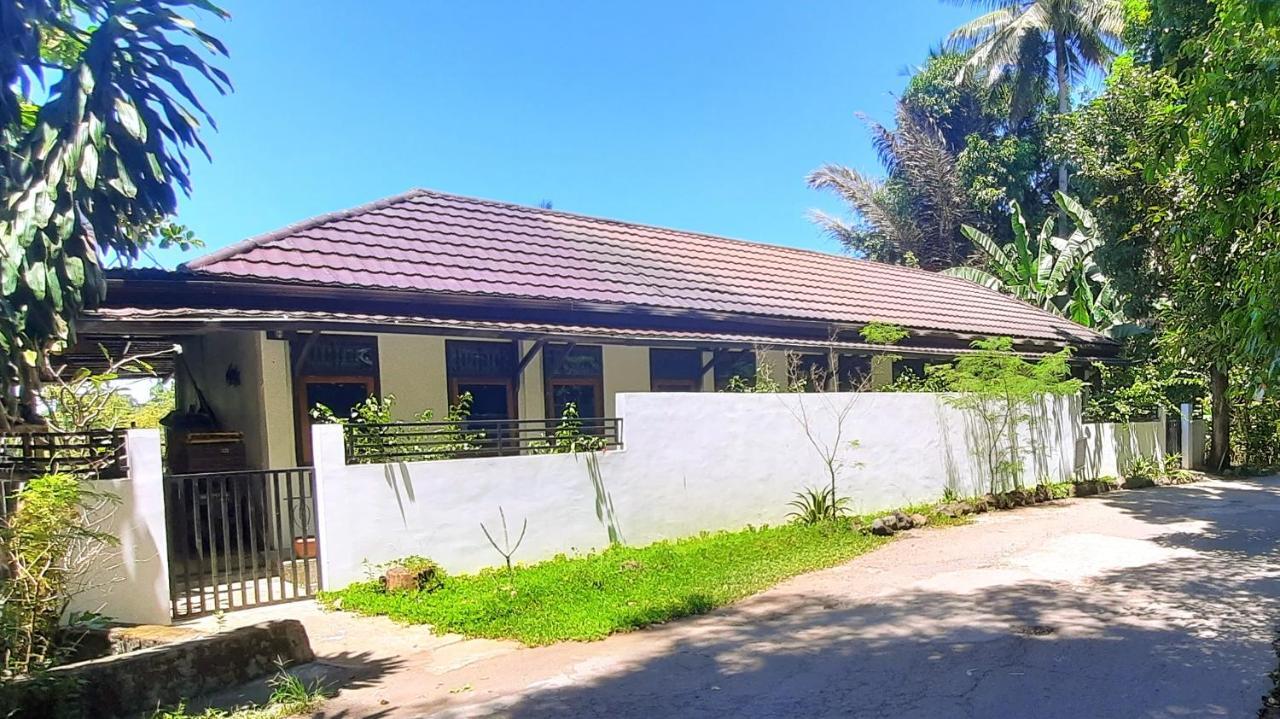 Guesthouse The 4 Fish Манадо Экстерьер фото